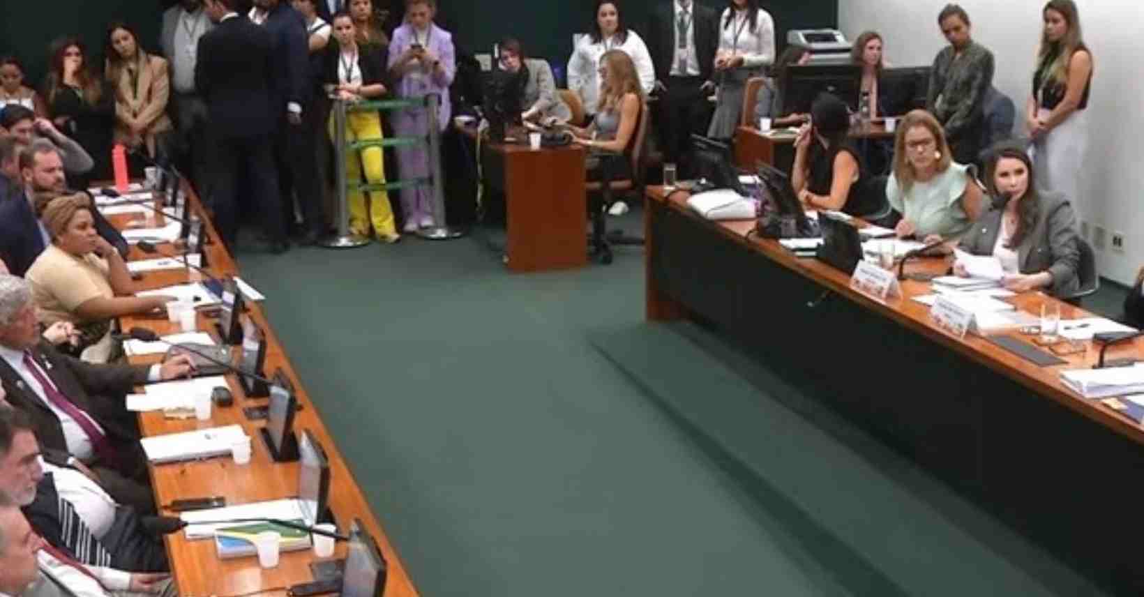 pedido-de-vista-adia-votacao-sobre-prisao-de-chiquinho-brazao-na-ccj-da-camara-dos-deputados