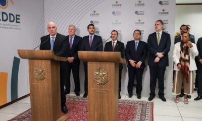 pf-e-agu-firmam-parceria-com-tse-para-combater-fake-news-nas-eleicoes