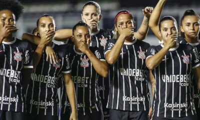 abertura-de-rodada-do-brasileirao-feminino-e-marcada-por-protestos