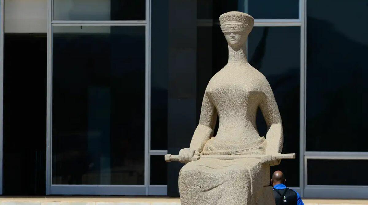 supremo-mantem-decisao-do-tse-que-multou-bolsonaro