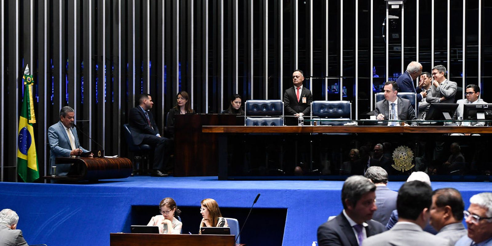 senado-aprova-regulamentacao-de-pesquisa-cientifica-com-seres-humanos