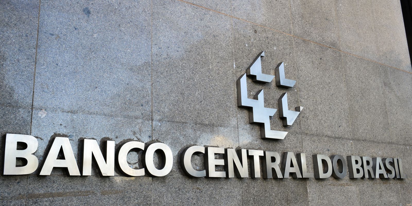 contas-externas-tem-saldo-negativo-de-us$-4,6-bilhoes-em-marco