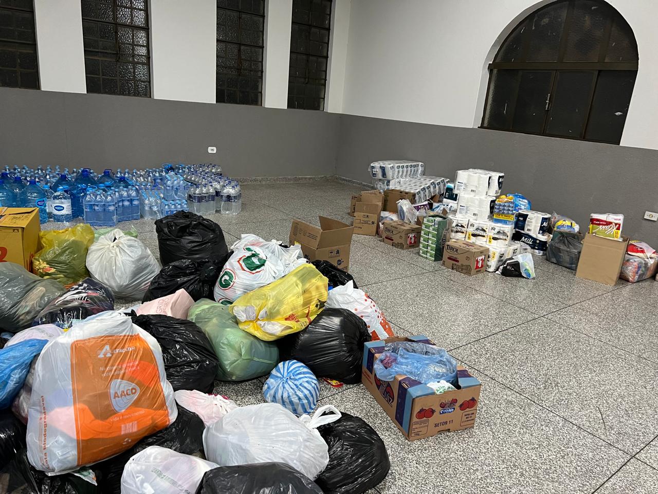 prefeitura-pausa-doacao-de-roupas-ao-rs;-prioridade-agora-sao-alimentos,-agua-e-itens-essenciais-|-portal-prefeitura-de-dourados