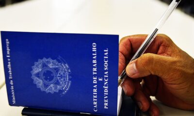 taxa-de-desemprego-fica-em-7,9%;-indice-e-o-menor-em-10-anos