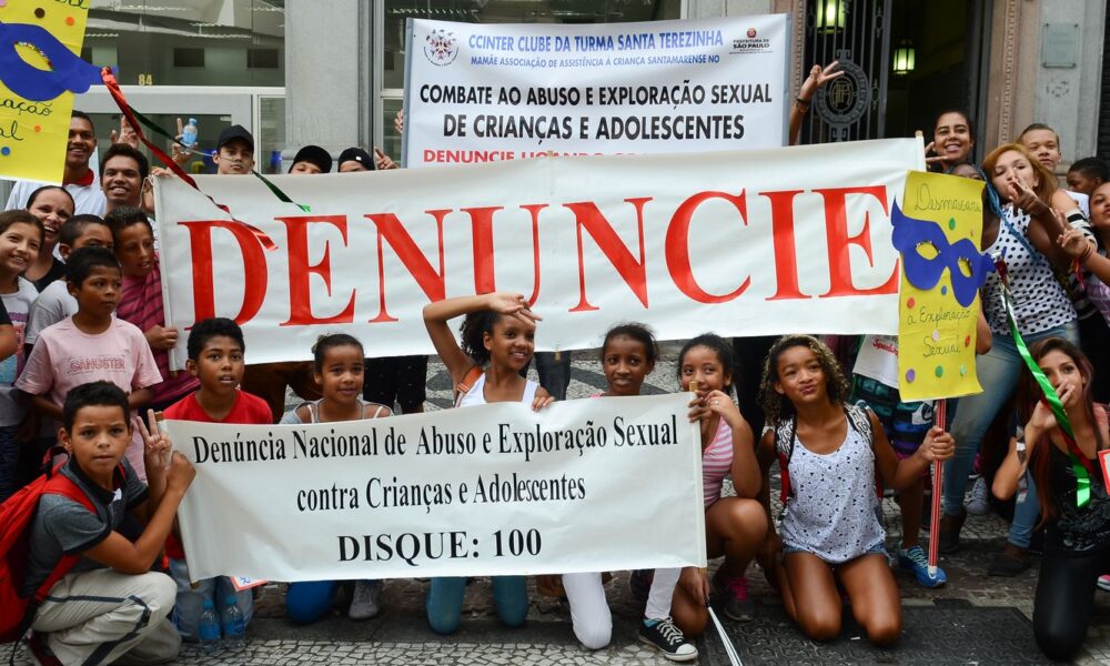 disque-100-recebe-duas-denuncias-por-hora-de-estupro-de-vulneraveis