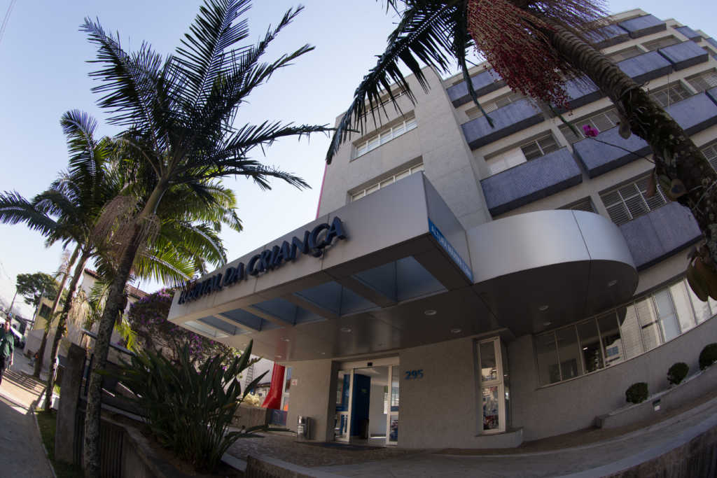 rede-d'or:-acao-cai-6%-em-sessao-marcada-por-venda-bilionaria-em-bloco-pelo-carlyle