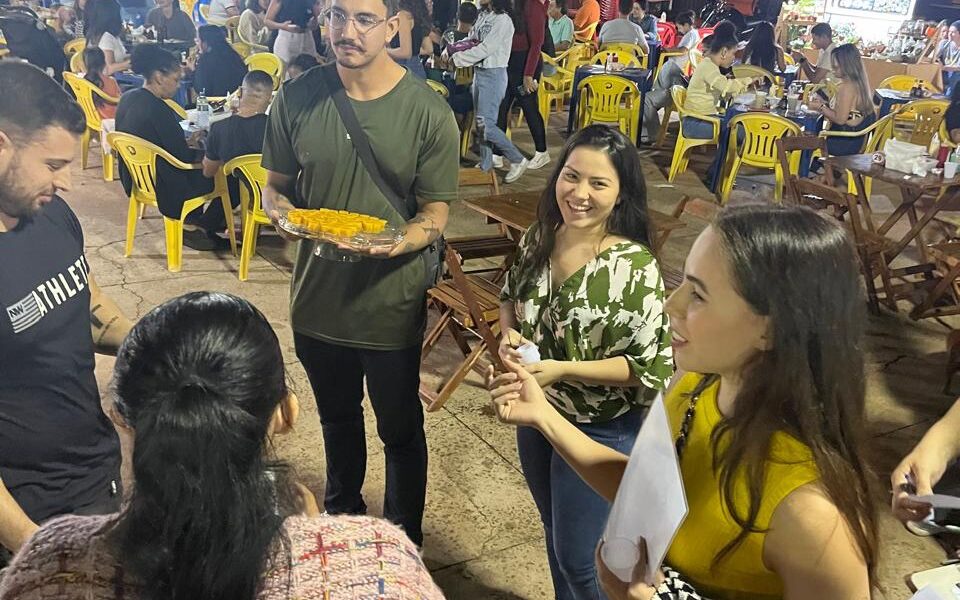 dourados:-academicos-de-nutricao-promovem-degustacao-de-alimentos-em-feira-do-parque-alvorada-–-folha-de-dourados-–-noticias-de-dourados-ms-e-regiao