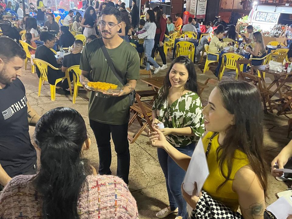 dourados:-academicos-de-nutricao-promovem-degustacao-de-alimentos-em-feira-do-parque-alvorada-–-folha-de-dourados-–-noticias-de-dourados-ms-e-regiao