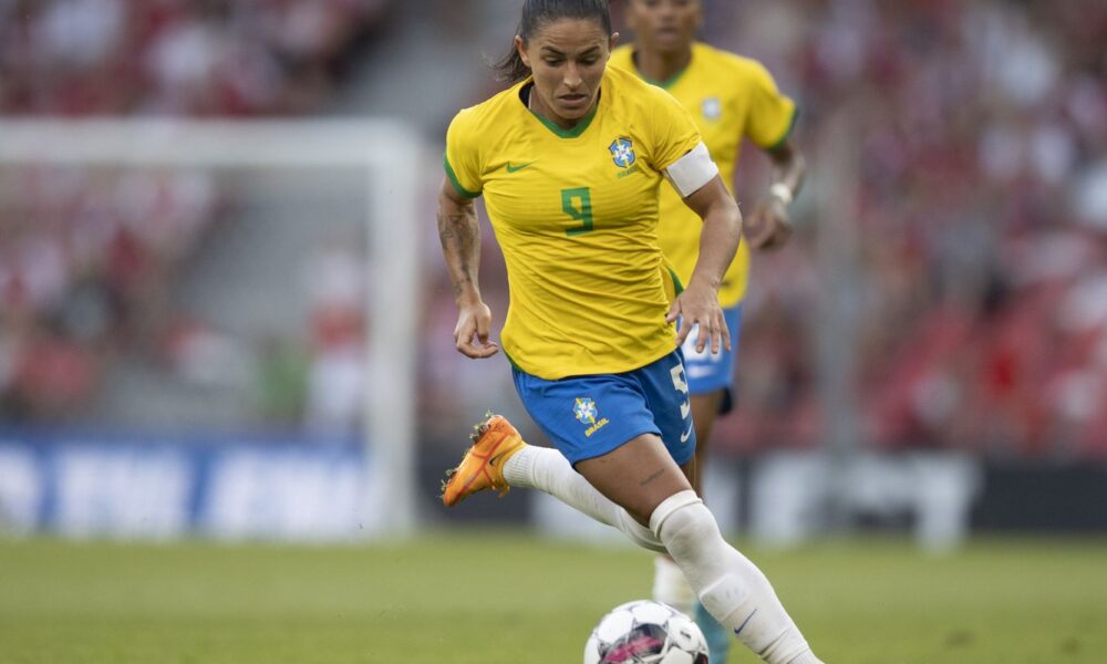 debinha,-bruninha-e-lais-estevam-sao-convocadas-para-a-selecao