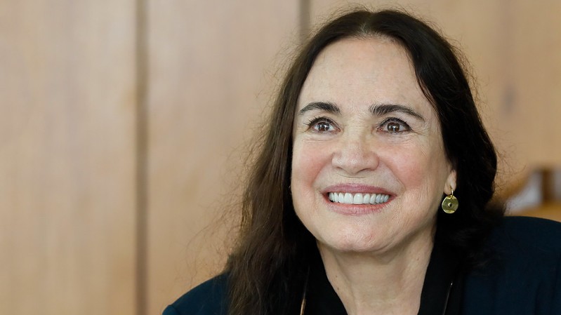 regina-duarte-recebe-ajuda-de-fas-para-pagar-indenizacao-a-filha-de-leila-diniz;-entenda-–-folha-de-dourados-–-noticias-de-dourados-ms-e-regiao