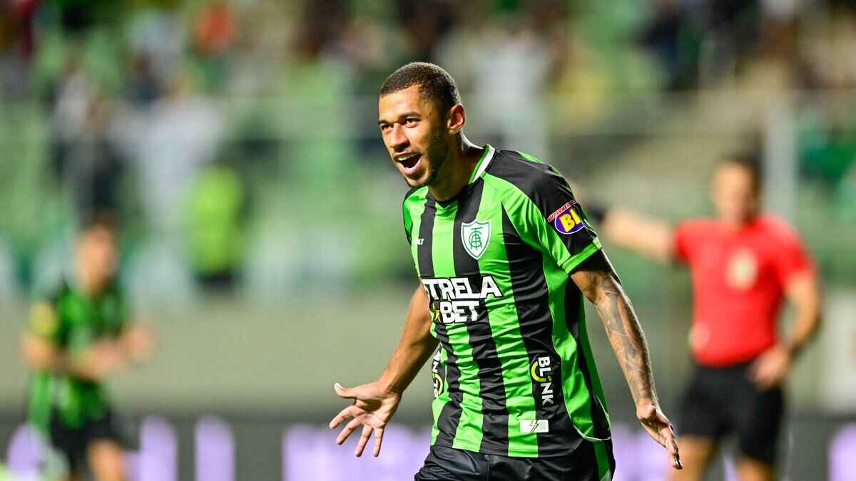 america-mg-vence-a-ponte-preta-e-assume-a-lideranca-provisoria-da-serie-b