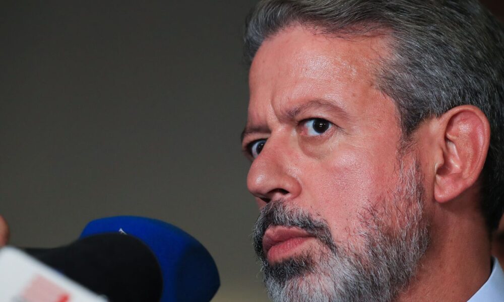 lira-quer-que-mesa-da-camara-possa-suspender-mandato-de-deputado