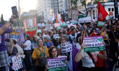 mulheres-protestam-contra-projeto-de-lei-que-endurece-proibicao-ao-aborto