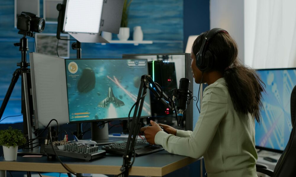 a-trajetoria-da-artista-brasileira-maimy-rumo-ao-reconhecimento-internacional 