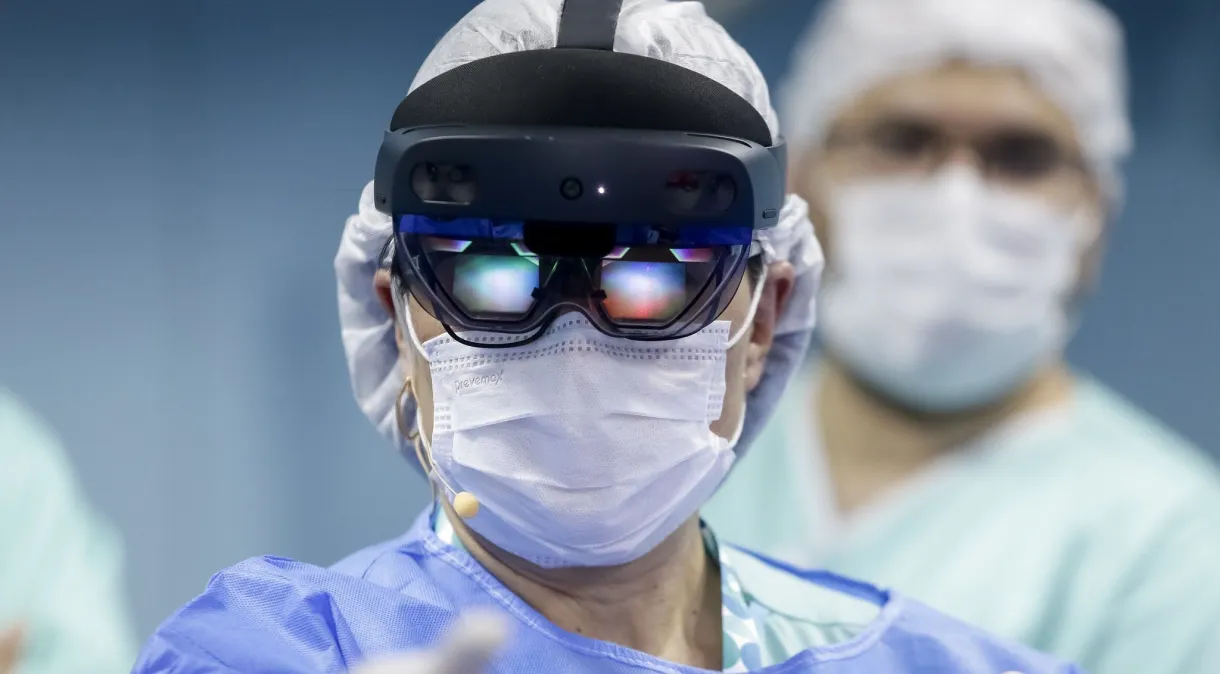 oculos-de-realidade-mista-e-usado-pela-1a-vez-no-brasil-para-remover-tumor-no-pulmao-–-folha-de-dourados-–-noticias-de-dourados-ms-e-regiao