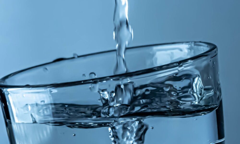 stf-julga-lei-que-obriga-bares-do-rj-a-fornecer-agua-filtrada-gratis 