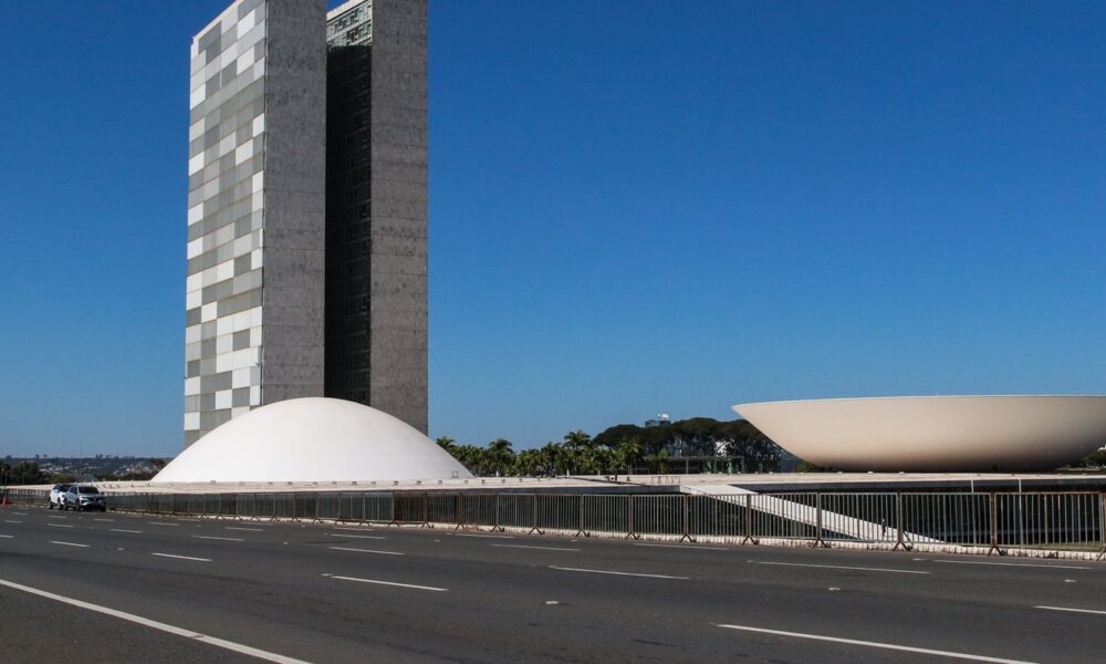 discursos-pro-armas-dominam-debate-sobre-questao-no-congresso-nacional