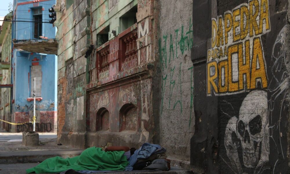pais-tem-300,8-mil-pessoas-em-situacao-de-rua,-mais-de-80-mil-em-sp