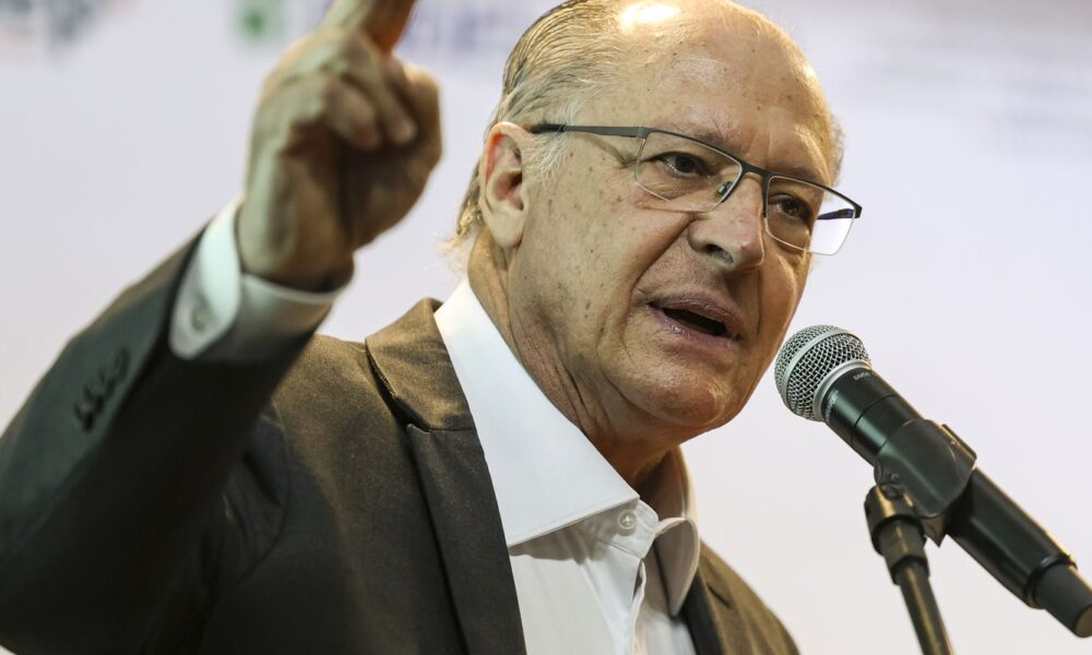 alckmin-diz-que-carga-tributaria-nao-aumentou-no-governo-lula