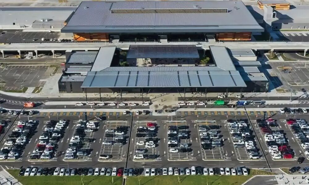 azul-inicia-remocao-de-aviao-da-pista-do-aeroporto-de-florianopolis