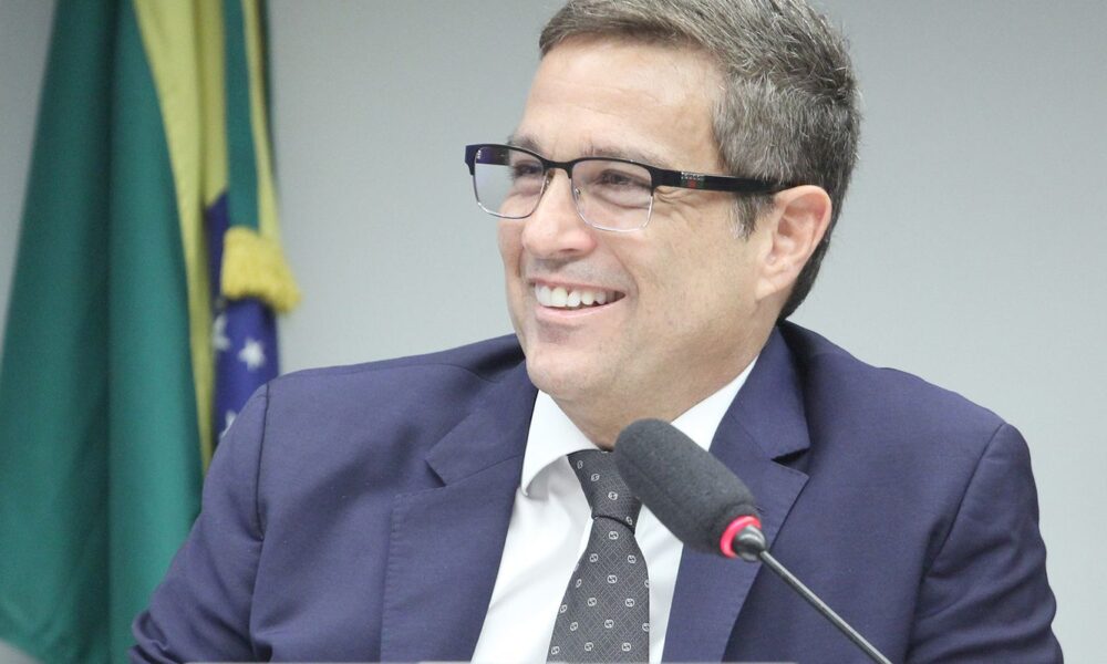 campos-neto-ve-setor-financeiro-mais-otimista-do-que-o-produtivo