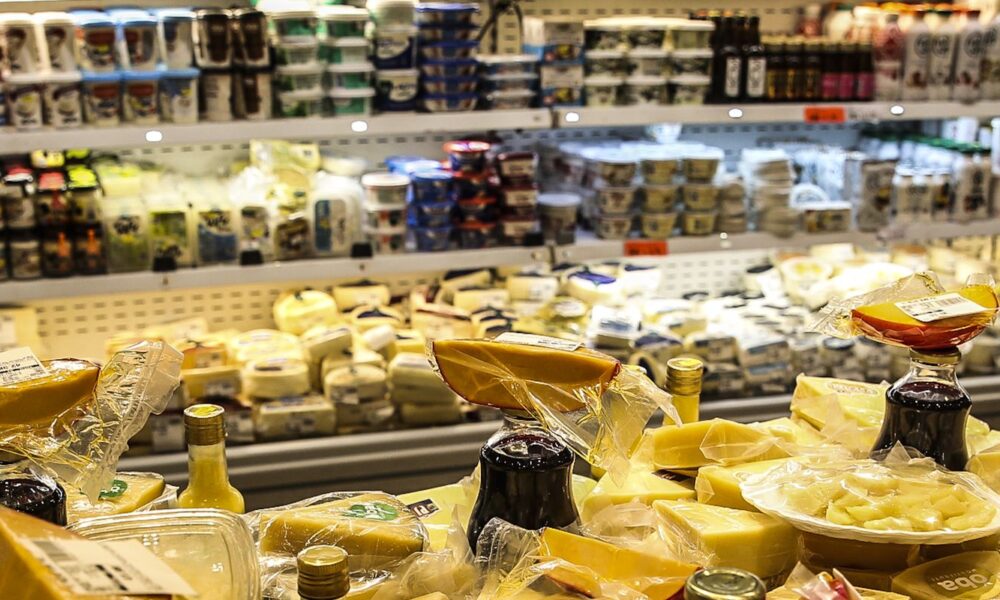 vendas-no-comercio-recuam-1%-em-junho,-diz-ibge