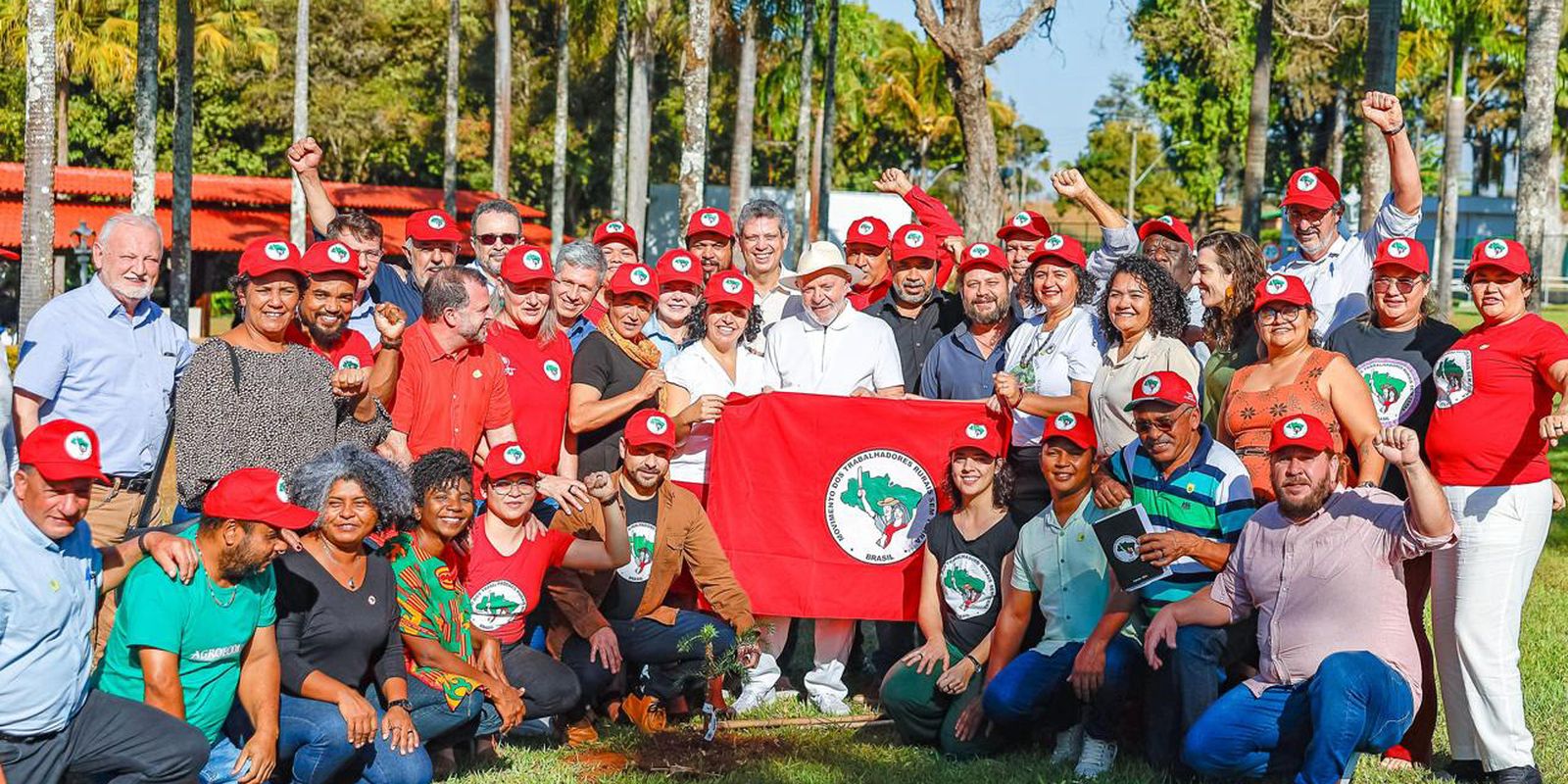 mst-apresenta-demandas-a-lula-em-encontro-na-granja-do-torto 