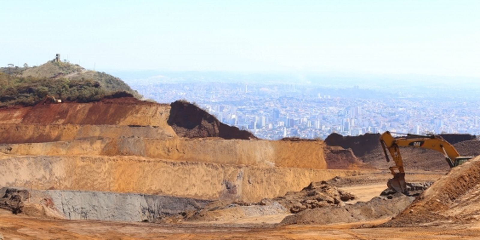justica-mineira-suspende-atividades-de-mineradora-na-serra-do-curral