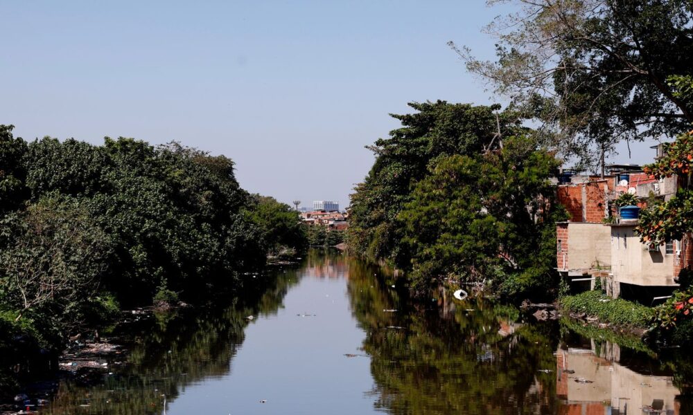 rio:-falta-de-saneamento-em-favelas-confirma-racismo-ambiental