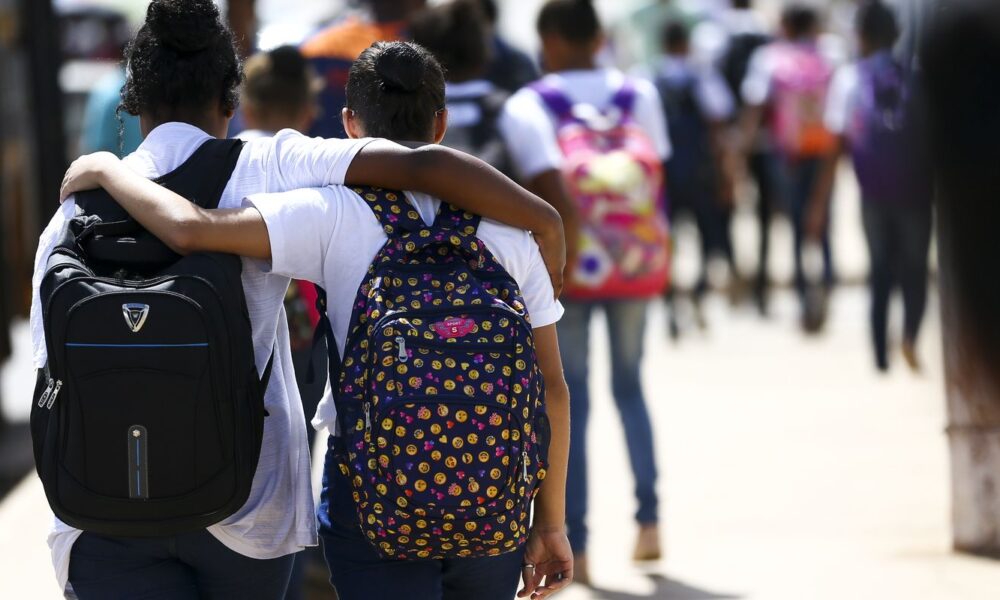 brasil-discute-estrategias-para-melhorar-educacao-para-a-adolescencia