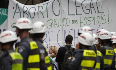 mulheres-fazem-ato-no-masp-no-dia-de-luta-pela-legalizacao-do-aborto