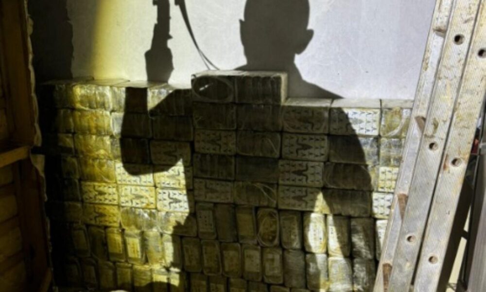 video:-cocaina-avaliada-em-r$-31-milhoes-e-apreendida-em-deposito-de-drogas