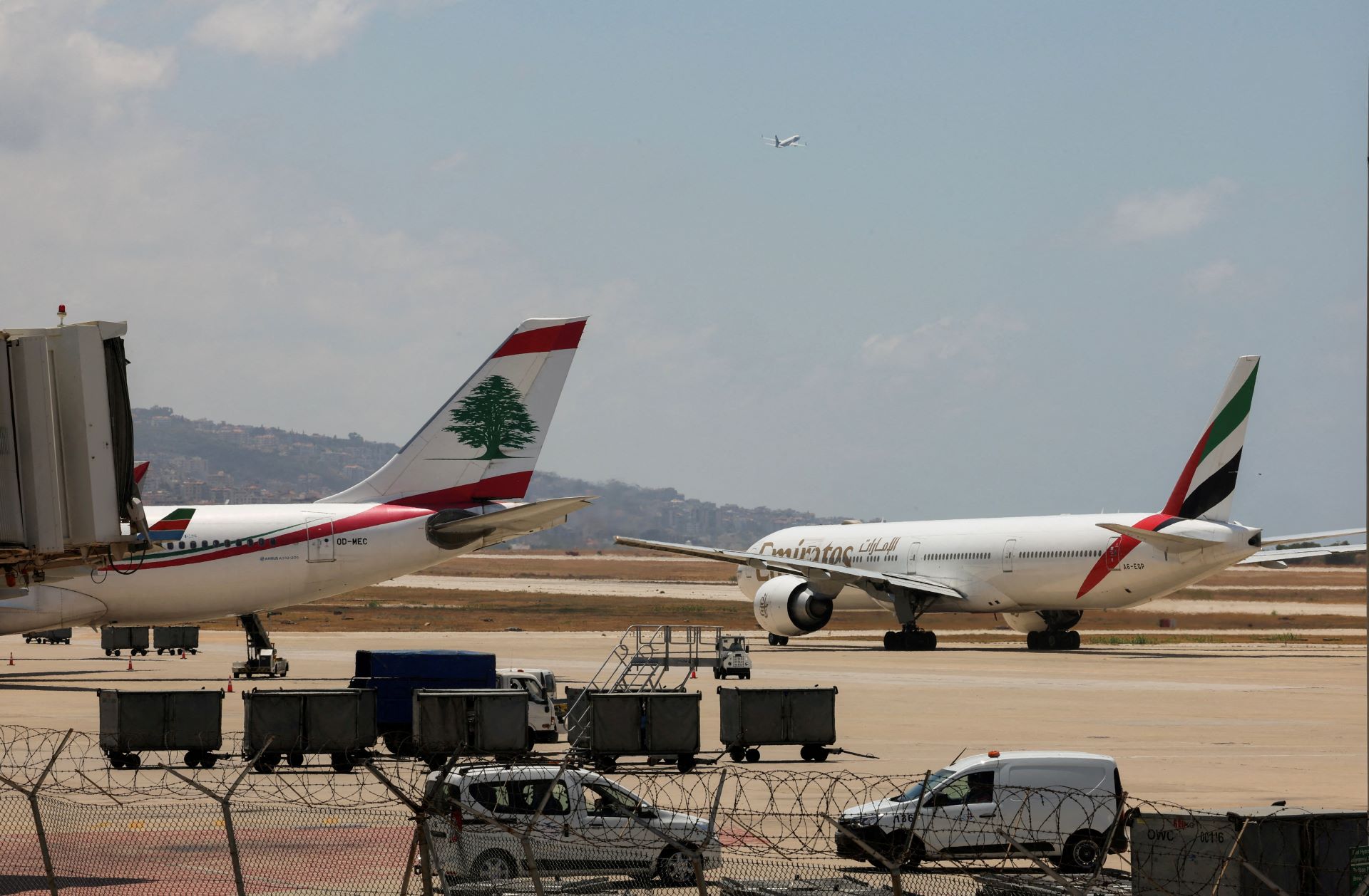 emirates-airlines-proibe-pagers-e-walkie-talkies-apos-ataques-no-libano