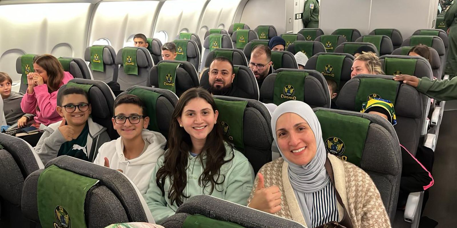 com-227-resgatados,-voo-da-fab-deixa-o-libano-rumo-a-sao-paulo