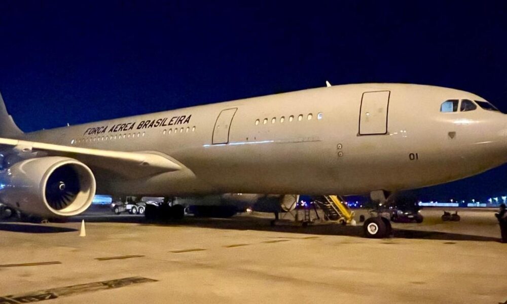 fab-envia-quinto-voo-para-resgatar-brasileiros-no-libano