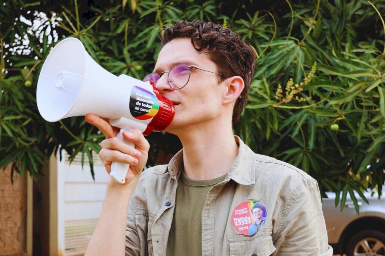 apos-rejeitar-denuncia-por-homofobia-contra-pastor-vereador,-camara-de-dourados-tera-defensor-lgbt