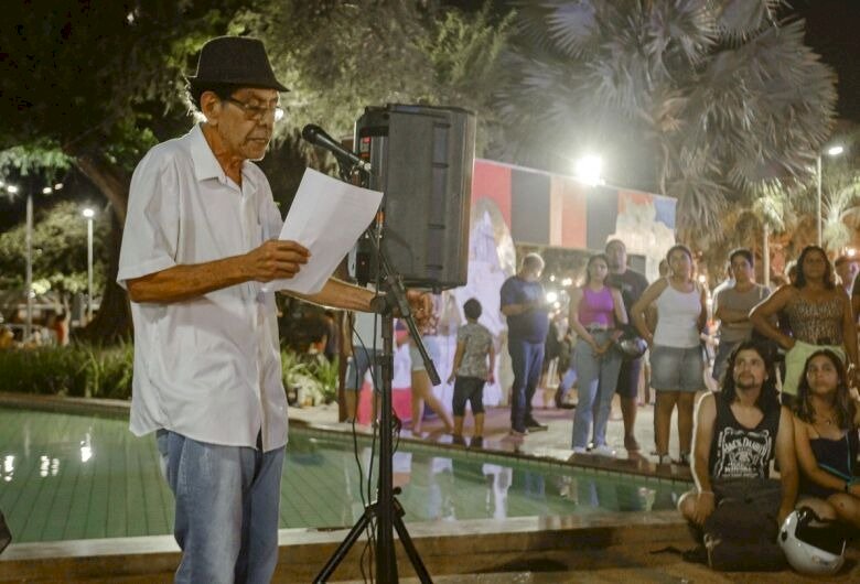 escritor-ilson-venancio-e-homenageado-no-festop-–-folha-de-dourados-–-noticias-de-dourados-ms-e-regiao