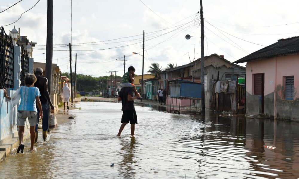 furacao-oscar-segue-para-cuba-apos-atingir-bahamas