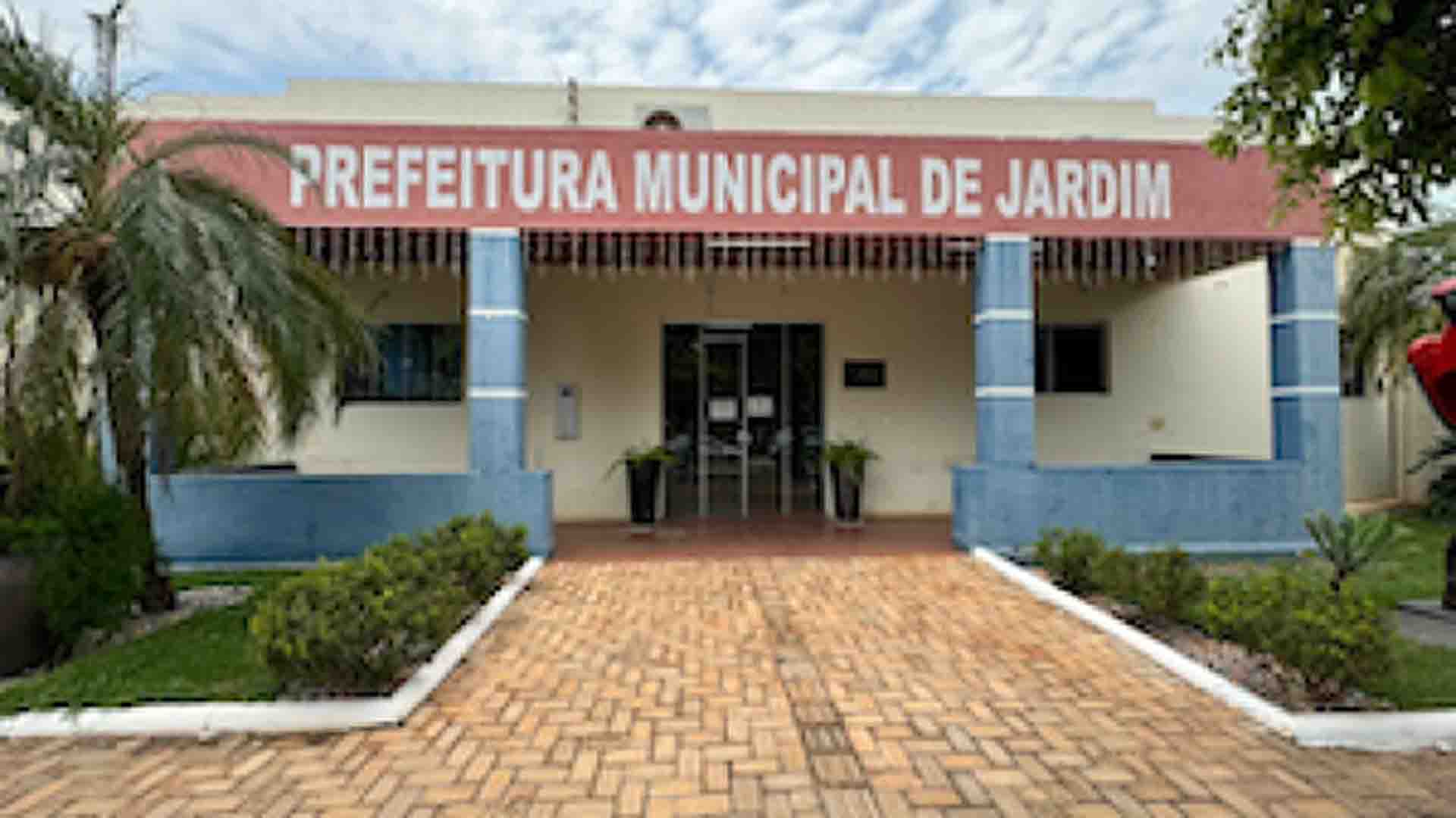 por-economia-e-transicao-administrativa,-jardim-suspende-ferias-de-servidores