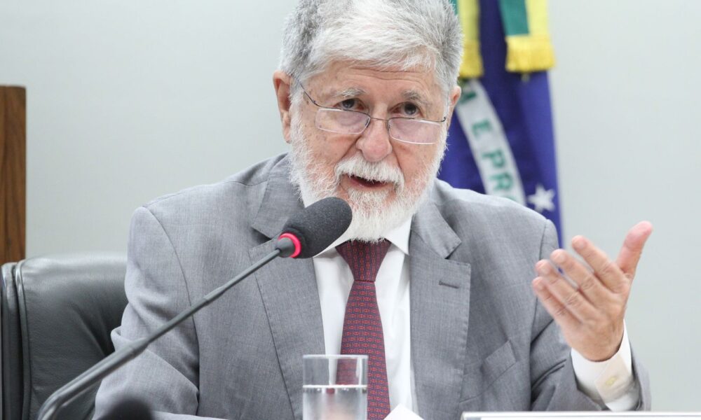 celso-amorim-defende-que-brasil-deve-insistir-em-dialogo-com-venezuela