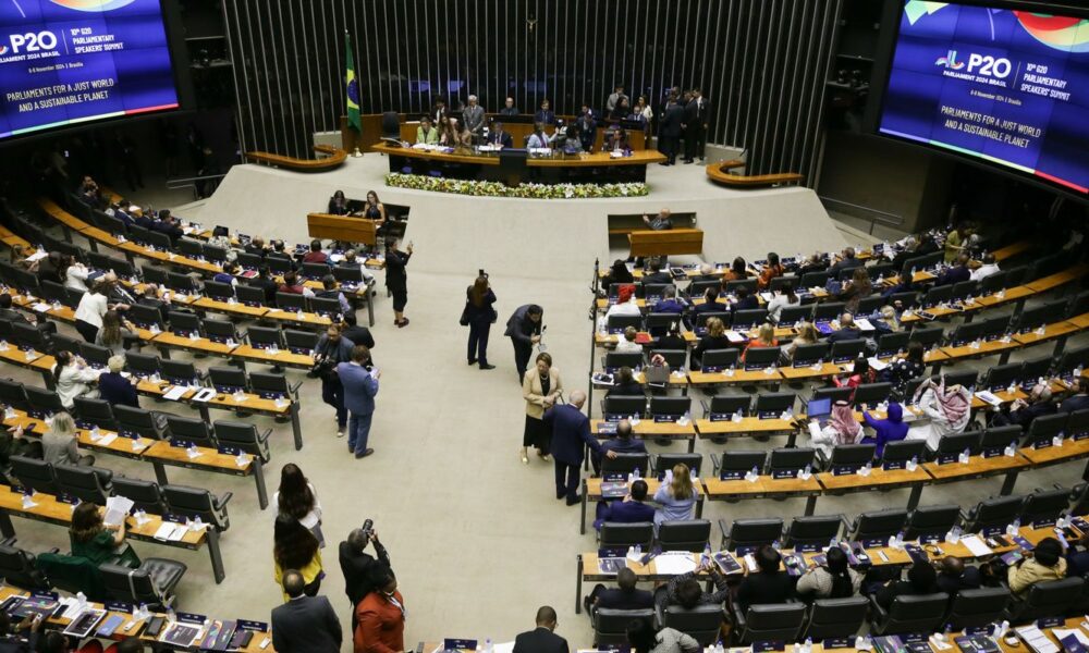 cupula-dos-parlamentos-do-g20-debate-combate-a-desigualdade-de-genero