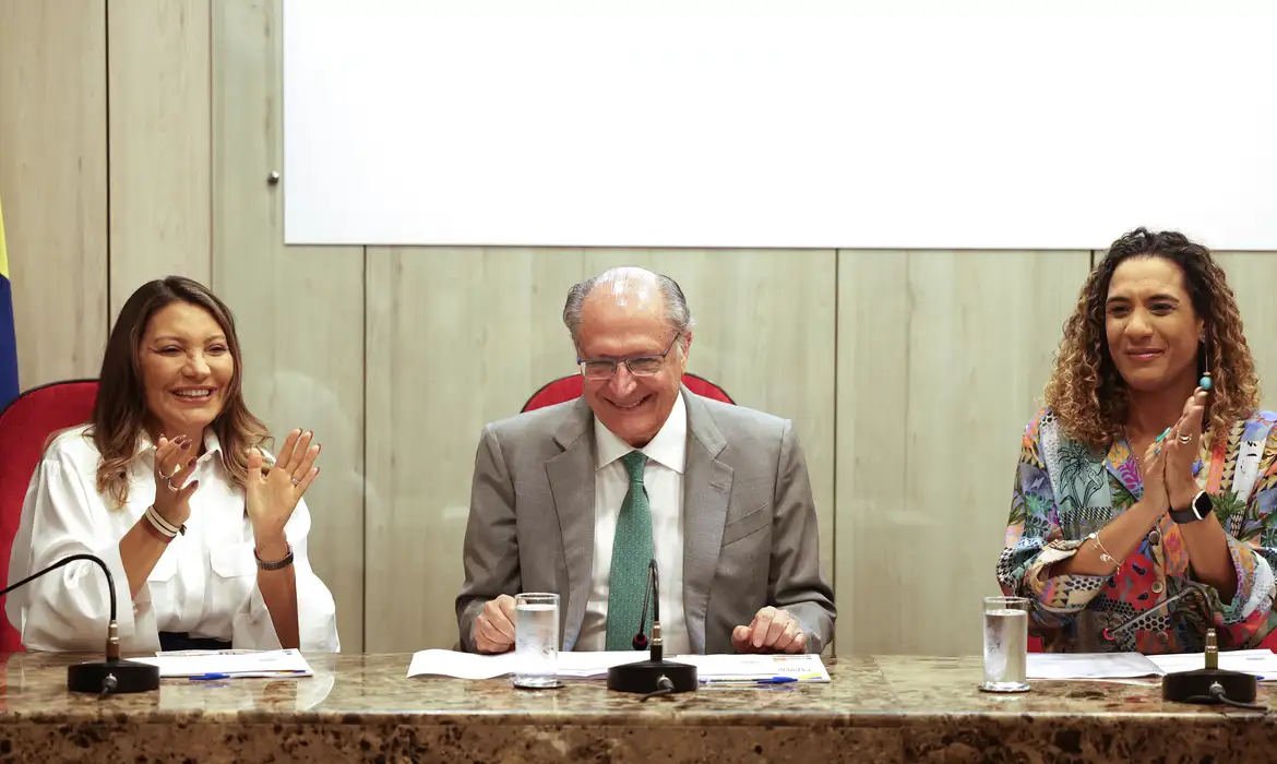 programa-quer-ampliar-contratacao-de-negros-no-comercio-exterior-–-folha-de-dourados-–-noticias-de-dourados-ms-e-regiao