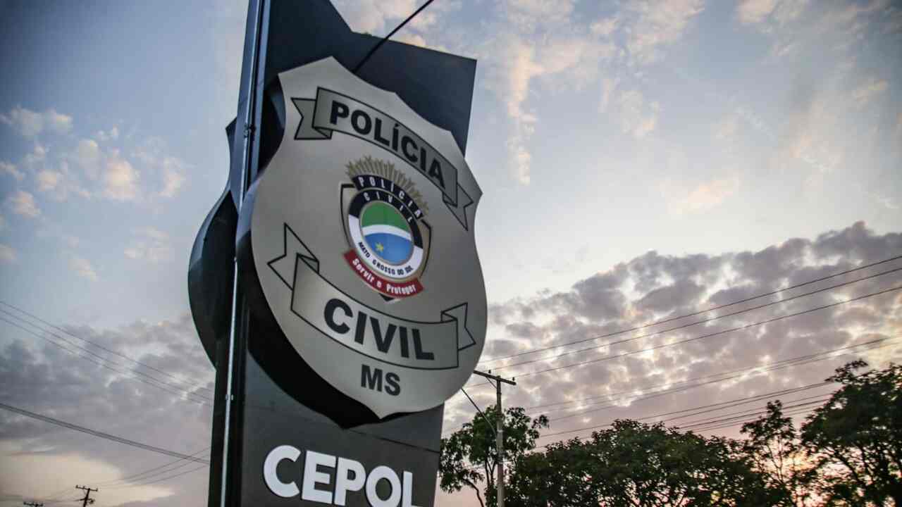 apos-colocar-crianca-em-risco-em-caixa-d'agua-com-cerca-de-5-metros-de-altura,-homem-e-preso-por-resistencia-e-desacato