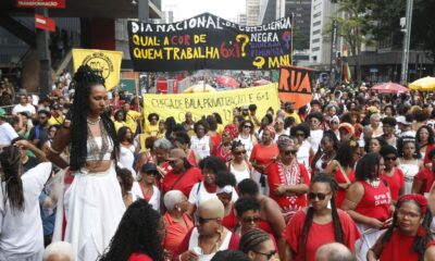 marcha-do-dia-da-consciencia-negra-reune-centenas-de-pessoas-em-sp