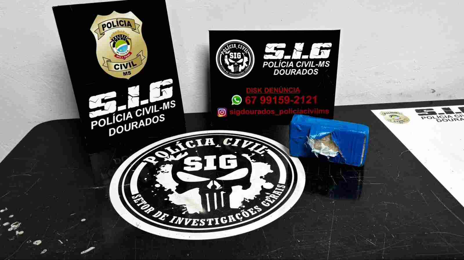 mulher-e-presa-por-policiais-do-sig-com-tablete-de-cocaina-em-hotel-de-dourados