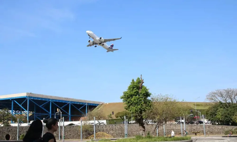 avioes-arremetem-no-aeroporto-de-congonhas-devido-ao-vento