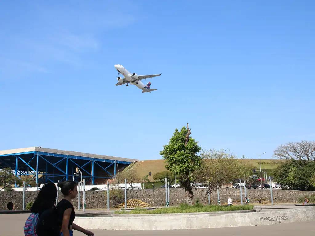 avioes-arremetem-no-aeroporto-de-congonhas-devido-ao-vento