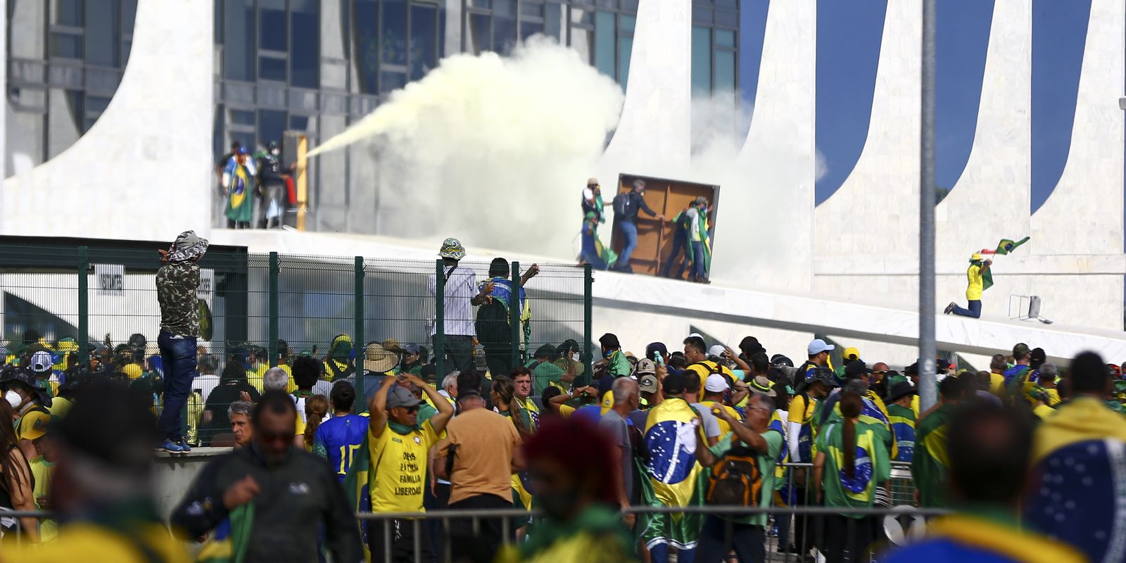 narrativa-golpista-levou-ao-8-de-janeiro-e-atentado-a-bomba,-diz-pf