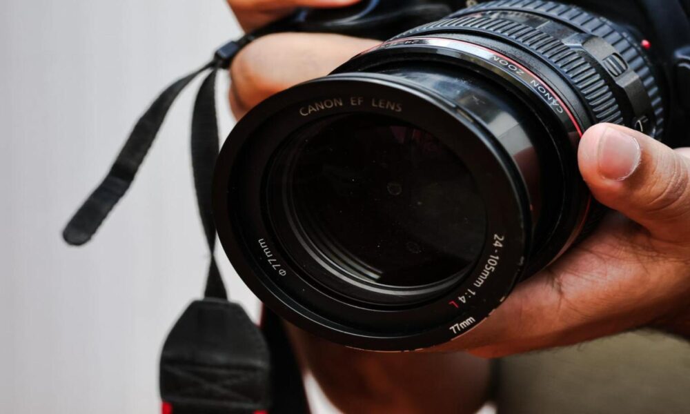 fotografo-acusado-de-assedio-sexual-usa-‘atentado’-e-juiz-determina-censura-sobre-o-caso