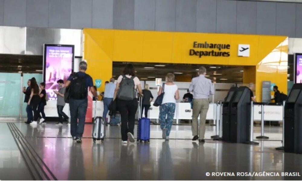 vinte-mil-aposentados-ja-compraram-passagens-pelo-programa-voa-brasil